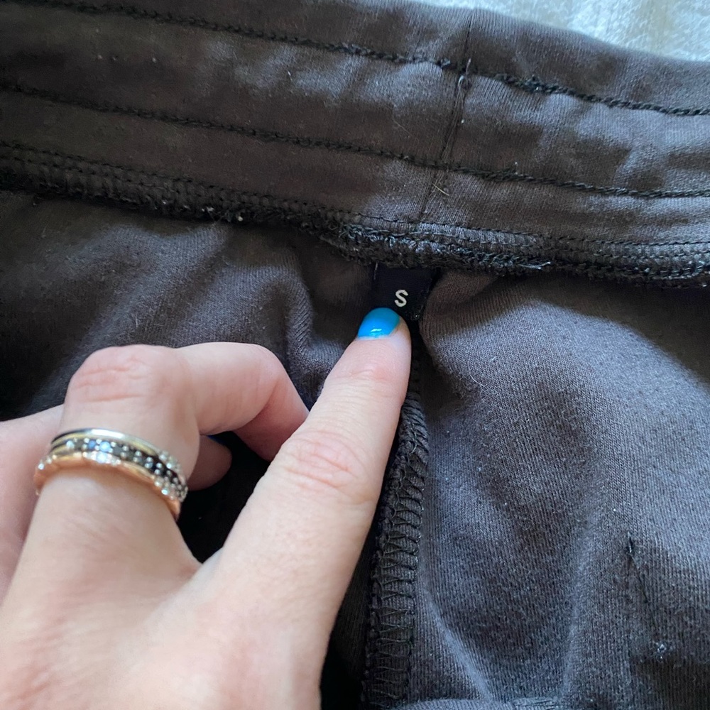 Joggers - Picture 2 of 3